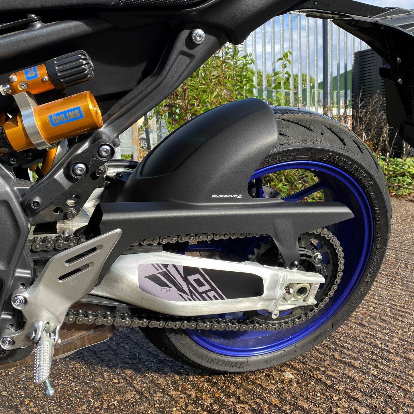 Hugger | Matte Black | Yamaha MT-09 2021> - Bikerr