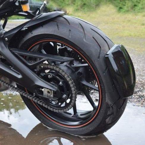 Spray Guard | Gloss Black | Yamaha MT-09 2013>2020 - Bikerr